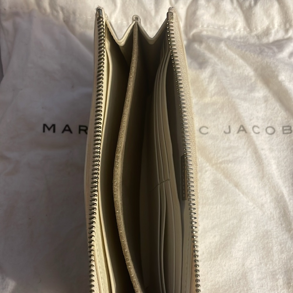 Marc by Marc Jacobs white cream wallet clutch - Picture 3 of 13